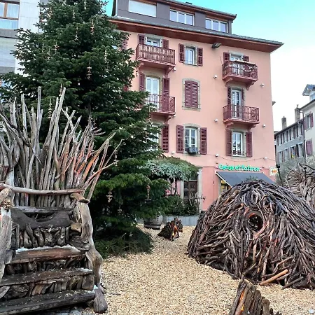 Mandana アパート