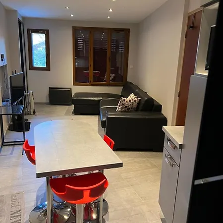Mandana Apartament *